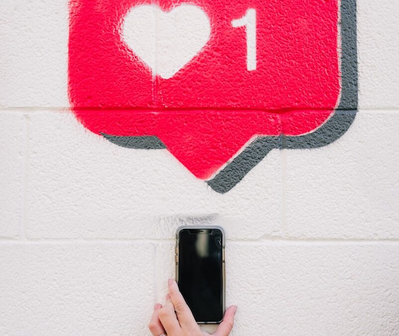 Riesgos y consecuencia del uso de Internet y las Redes Sociales en la adolescencia